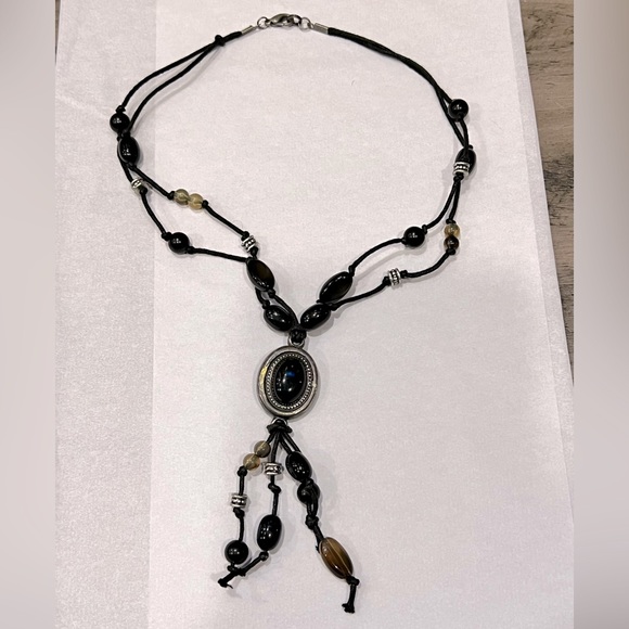 Jewelry - B1G2 Free $5 and under!!! Vintage black onyx choker necklace with beads